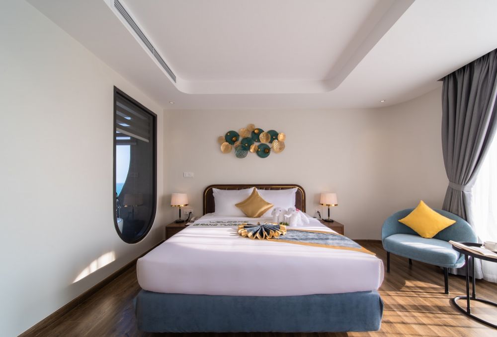 Signature Room, Grand Tourane Nha Trang 4*