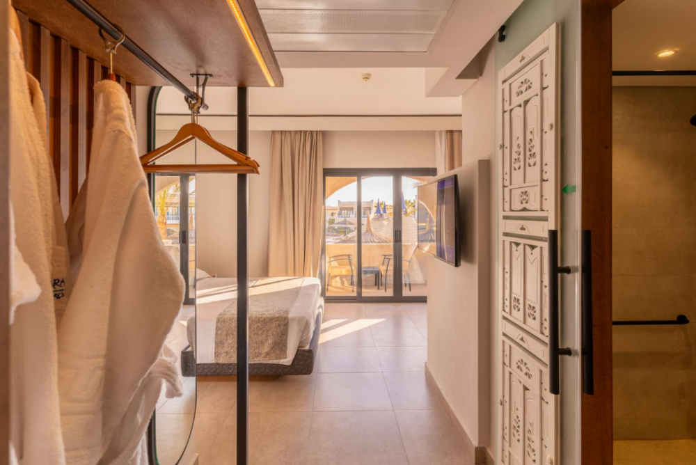 Superior, Faraana Reef 4*