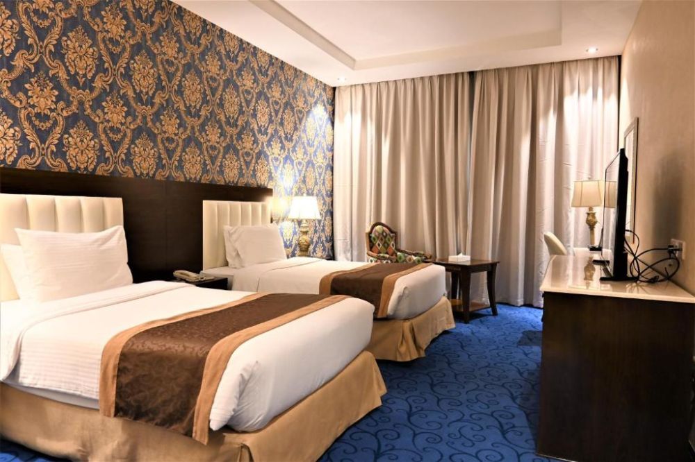 Deluxe City View, Crystal Plaza Al Majaz (ex. Tulip Inn Al Khan) 4*