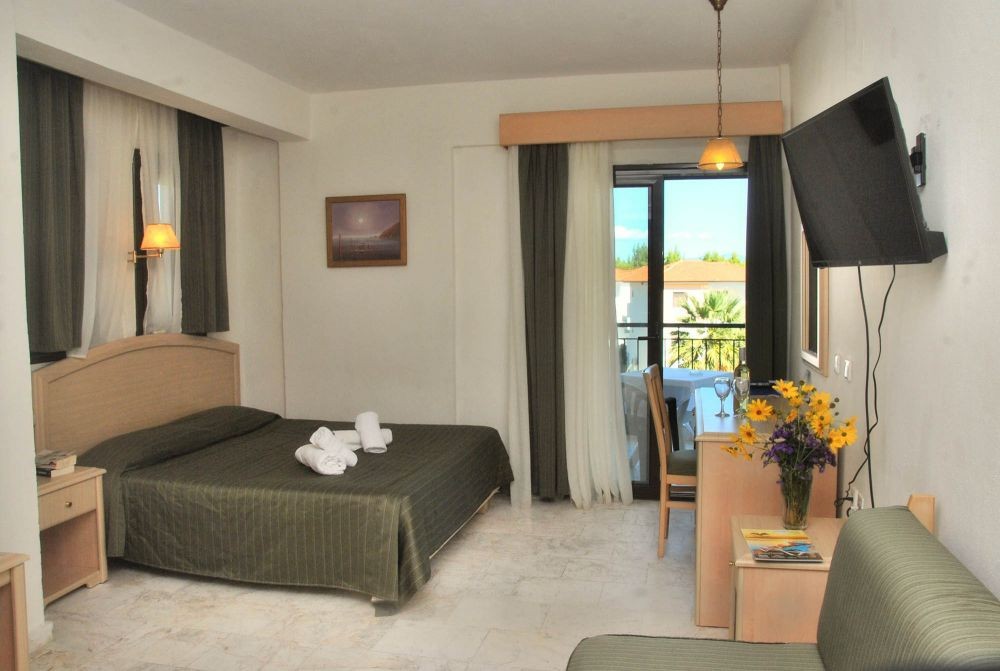 Studio, Chrousso Village 4*