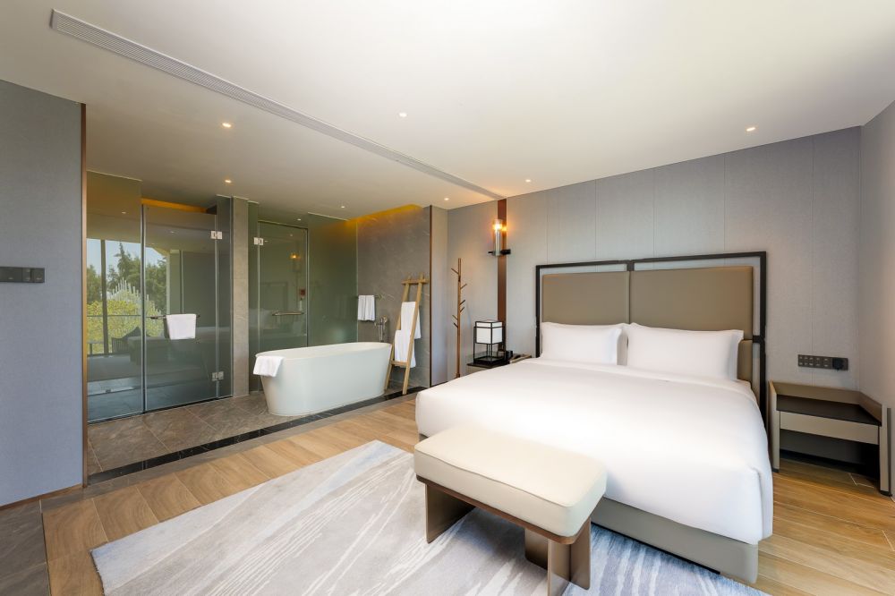 2 Bedroom Suite Penthouse, Holiday Inn Hainan Xiangshui Bay 5*