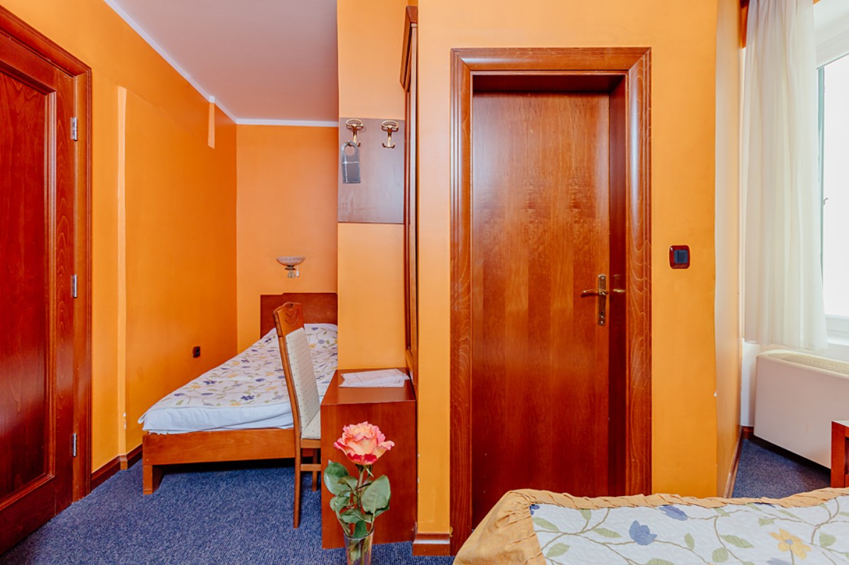 Double Room, Montenegrino 4*