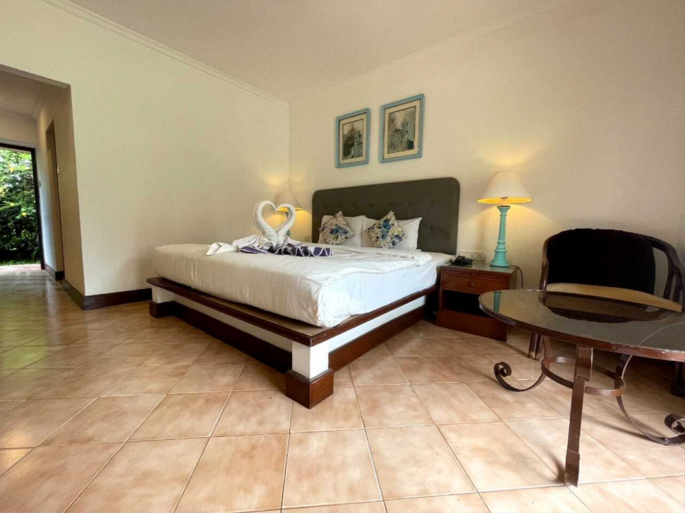 Deluxe (AC Room), Coconut Grove Resort 4*