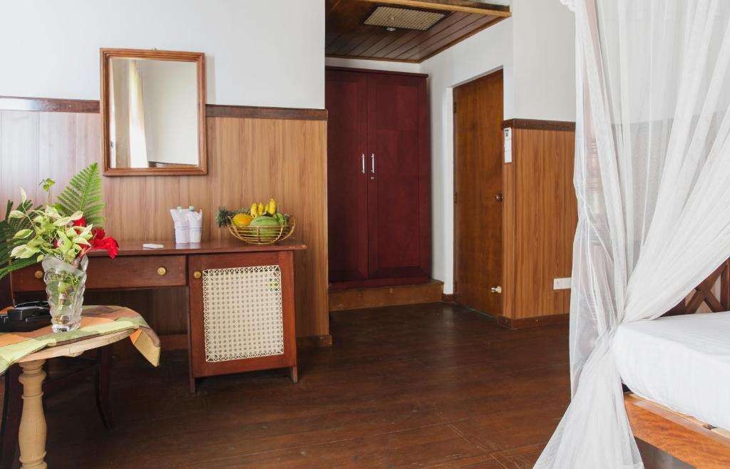 Deluxe Room, Neptune Bay Unawatuna 3*