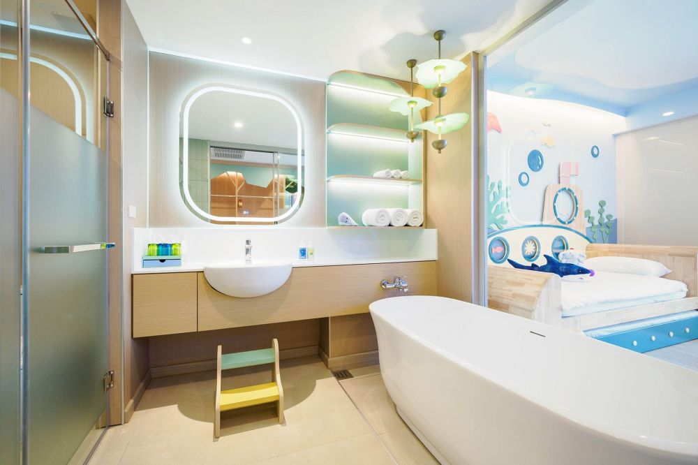 Family Room (Vhari Waters Wing), Katathani Phuket Beach Resort 5*