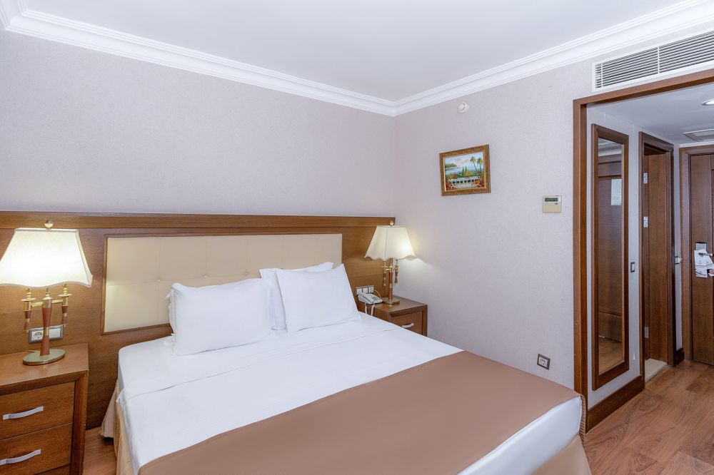 Club Standard Room, Latanya Park Resort Hotel 4*