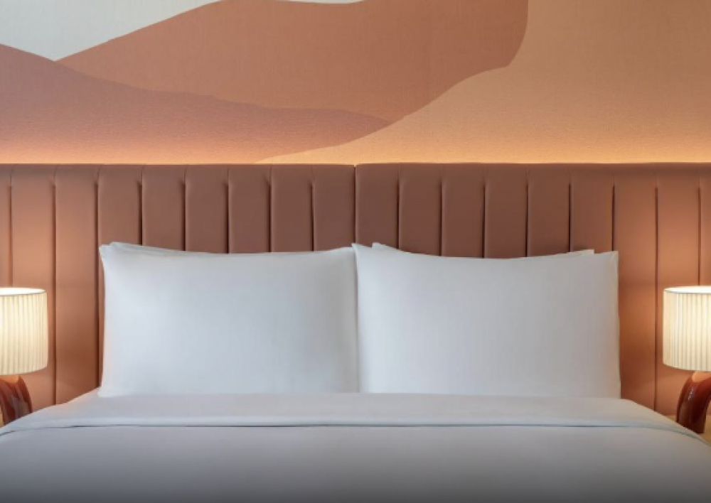 1 Queen 2 Twin Premium Family Suite Plaza View, Yas Plaza Circuit (ex. Centro Yas Island Rotana) 3*