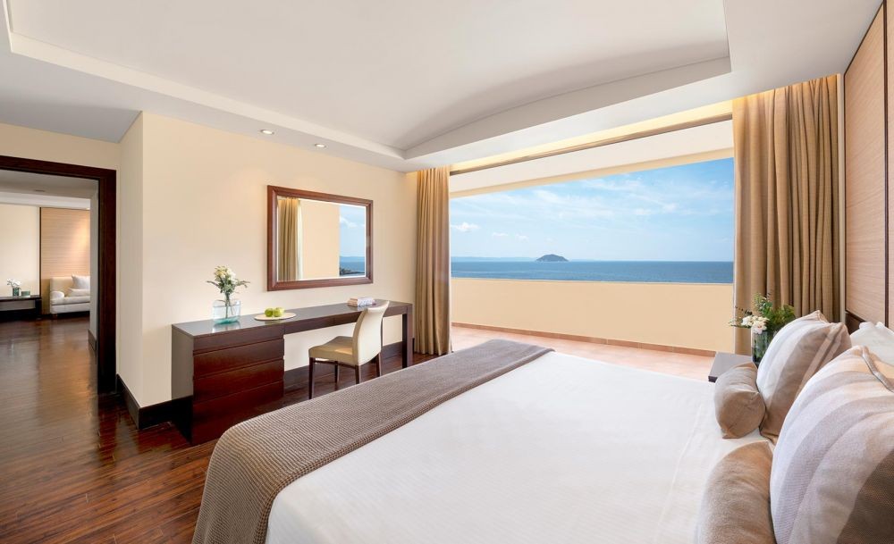 Superior Suite Sea/Marina/Golf View, Porto Carras Meliton Hotel 5*