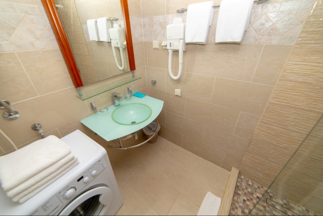 Apartment, Obala Ponta 4*