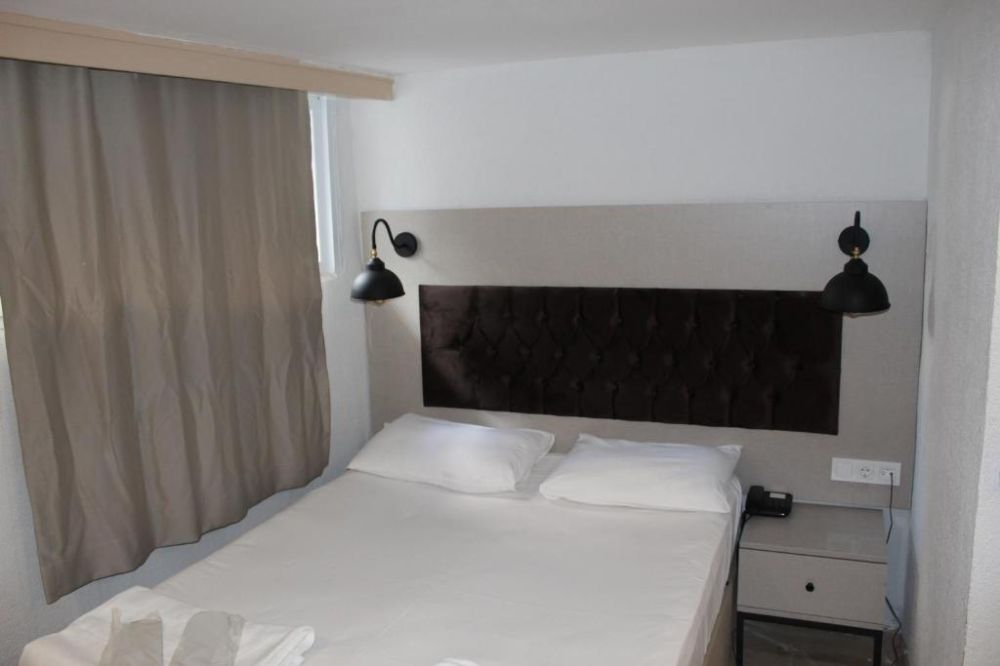 Economy, The Lola Hotel 3*