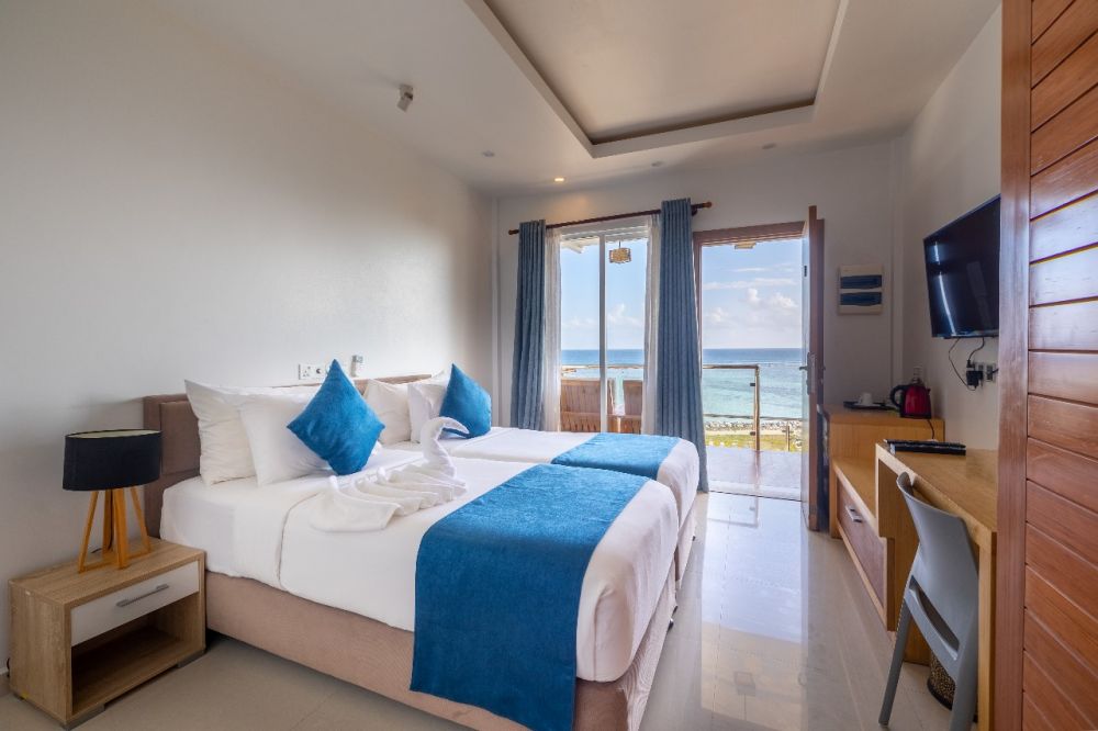 Deluxe Ocean Front Twin/ Queen, Reef Edge Thulusdhoo 