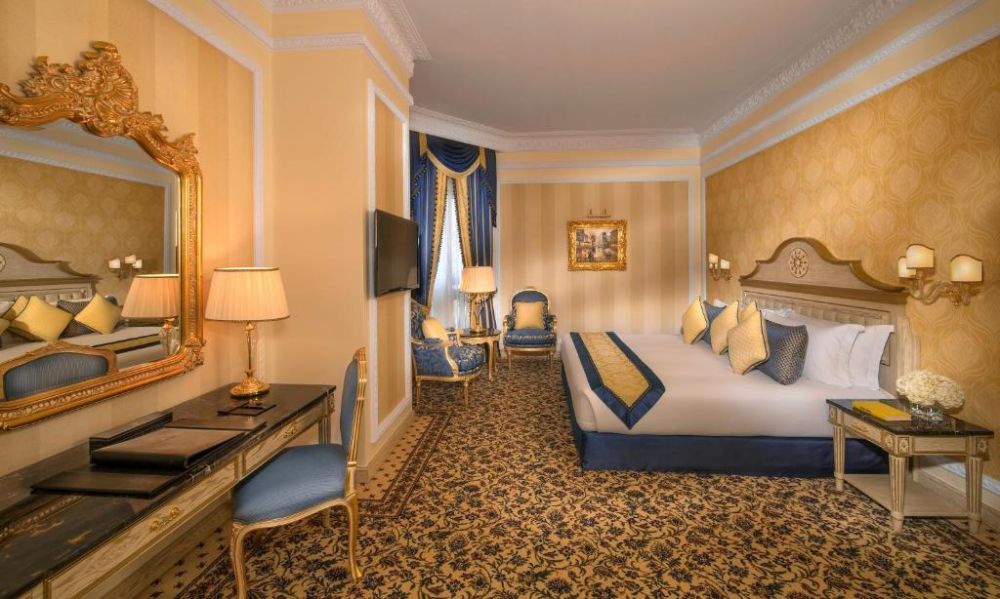 Luxury Suite, Royal Rose Abu Dhabi a Curio Collection by Hilton (ex.Royal Rose Abu Dhabi) 5*