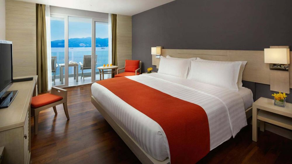 Superior Ocean Front Balcony, Amari Phuket 5*