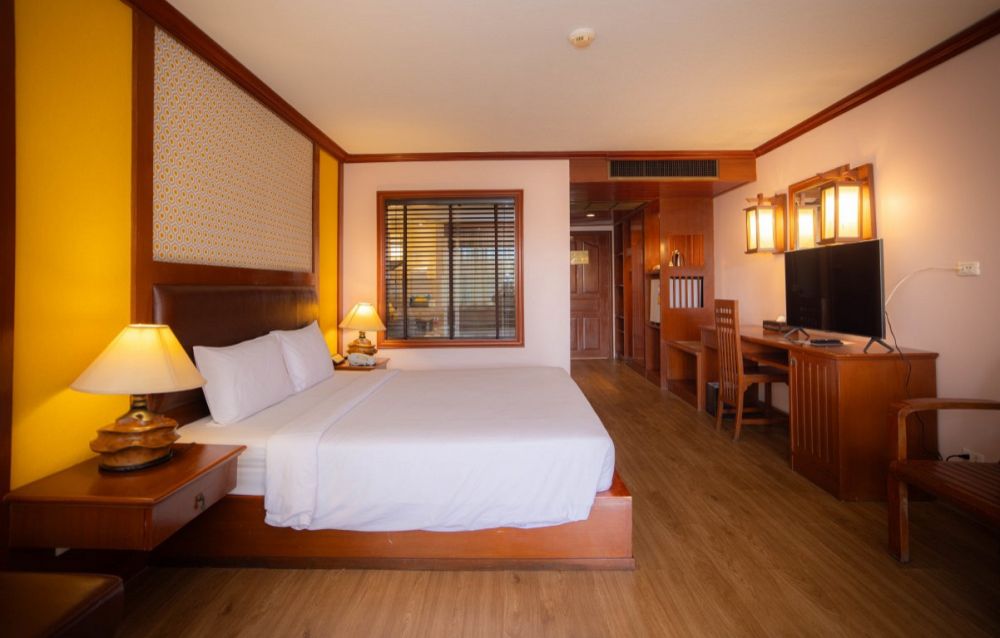 Premium Pool View, Baumanburi Hotel 3*