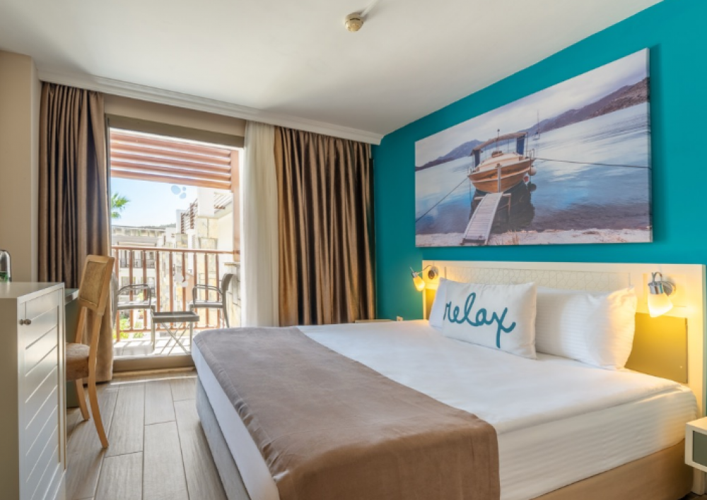 Family Room, Green Bay (ex. Crystal Green Bay) 5*