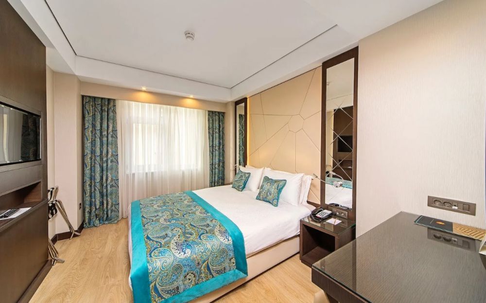 Standard, Mukarnas Taksim Hotel 4*