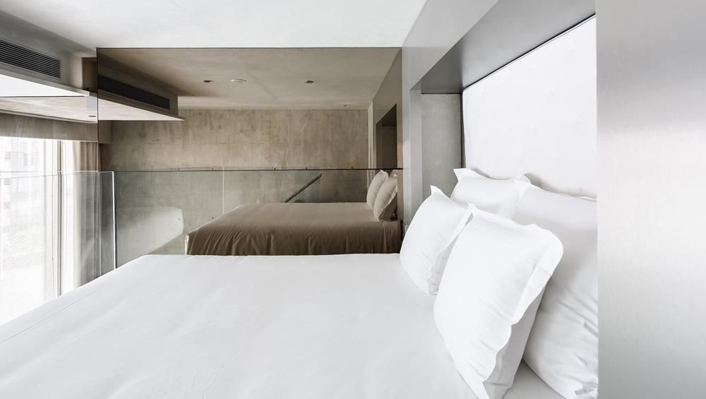 Loft Premier, M Social Singapore 4*