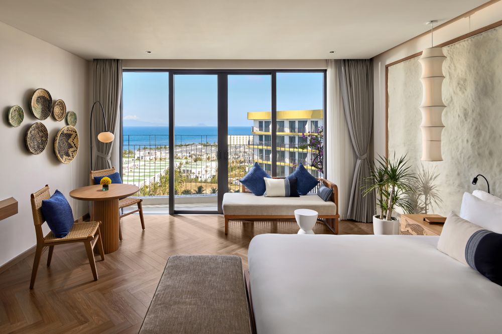 Deluxe/Deluxe Ocean View, Wyndham Hoi An Royal Beach Resort & Villas 5*