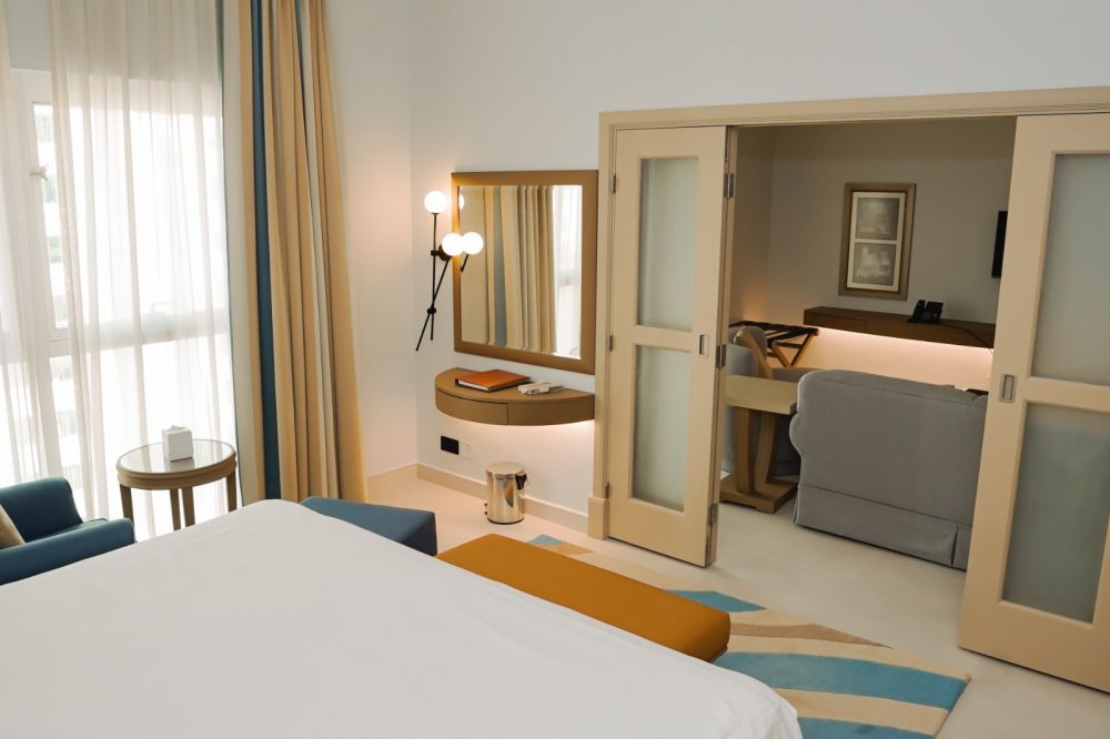 Deluxe Junior Suite, Sheraton Khalidiya Hotel 5*