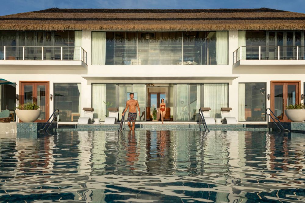 Four Bedroom Ocean Pool Retreat, Pullman Maldives Maamutaa 5*
