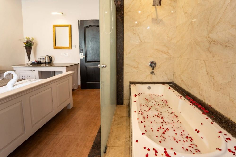 Honeymoon Fantasy Room, Grandeur De Sanchi 4*