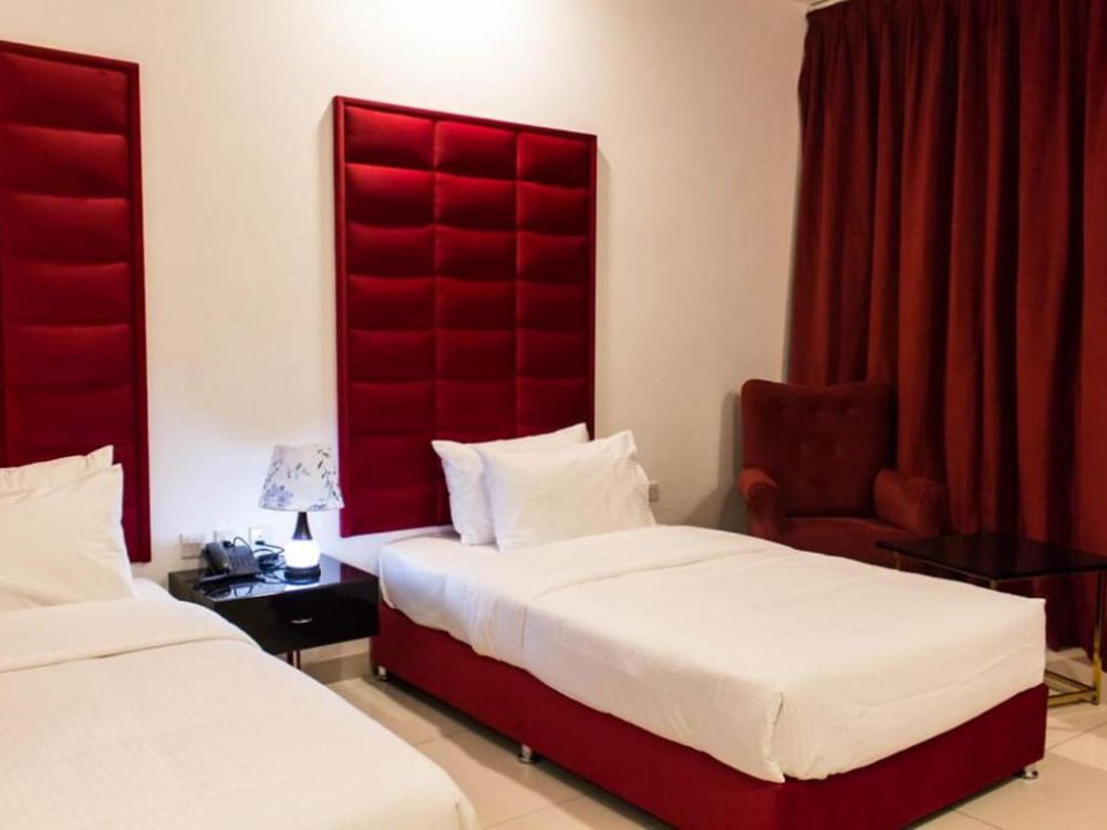 Standard Room, Parkside Plaza Hotel 3*