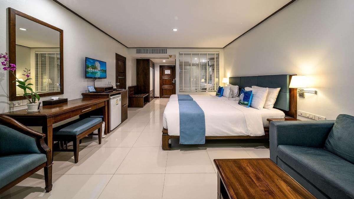 Deluxe SV, Andaman Beach Suites 4*