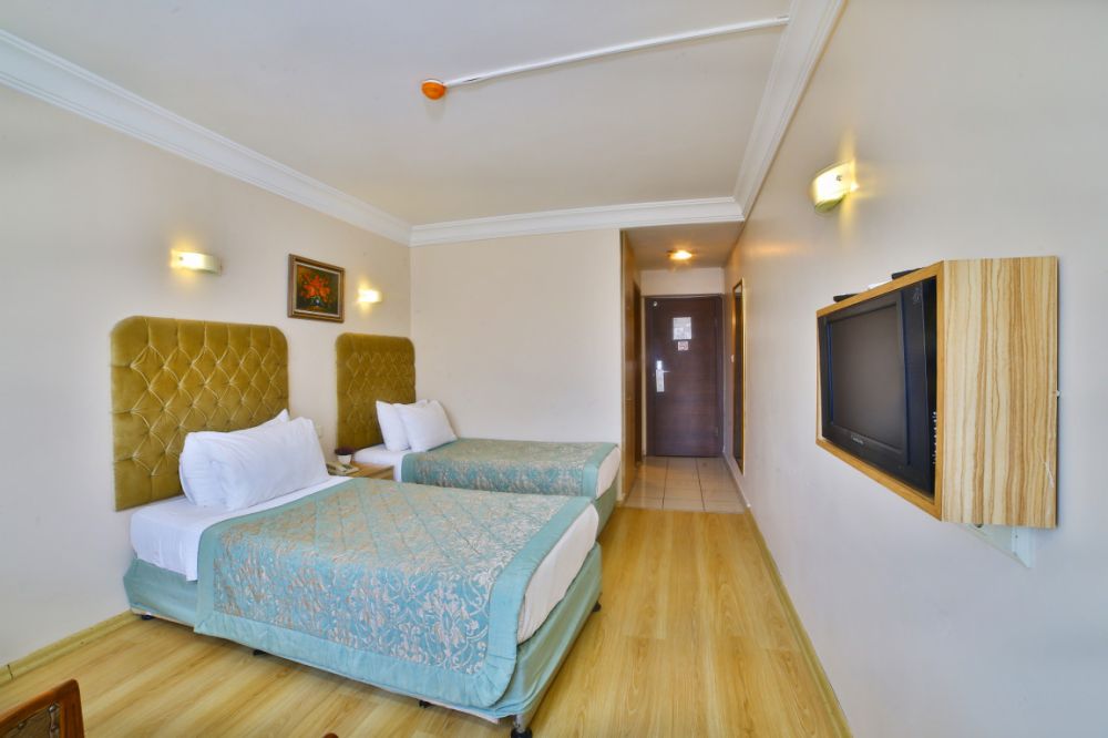 Standard Room, Grand Ant Hotel 3*