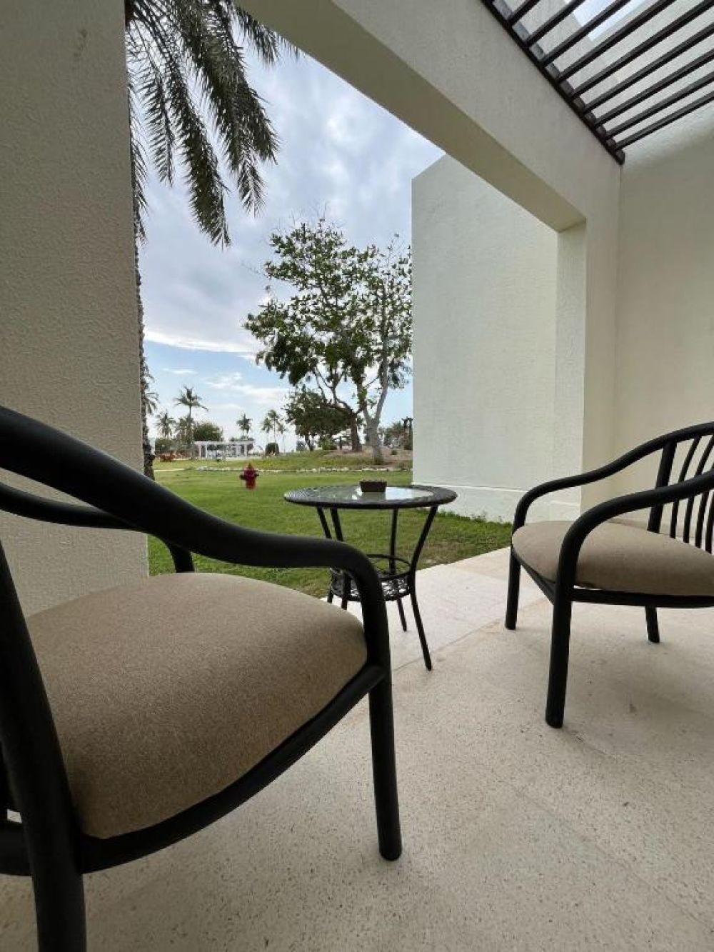 Deluxe Garden View Upper Level/ Lower Ground, Al Sawadi Beach Resort & Spa 4*