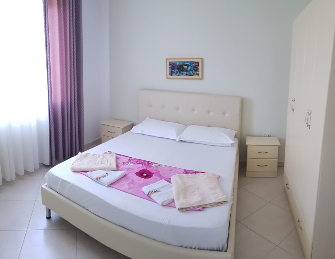 Apartments 1+1, Vila Mali i Robit 3*