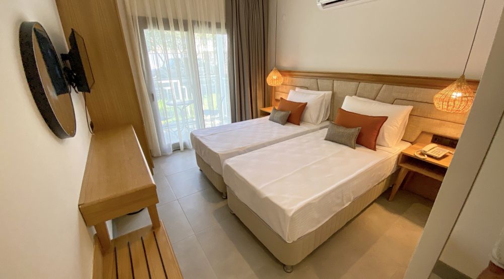 Comfort, Yalipark Beach Hotel 4*