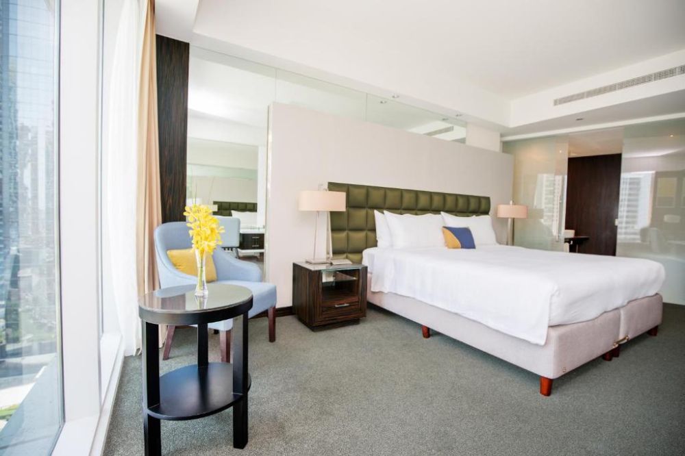 Deluxe Corner Suite, Voco Bonnington Dubai (ex. Bonnington Jumeirah Lakes Towers) 5*