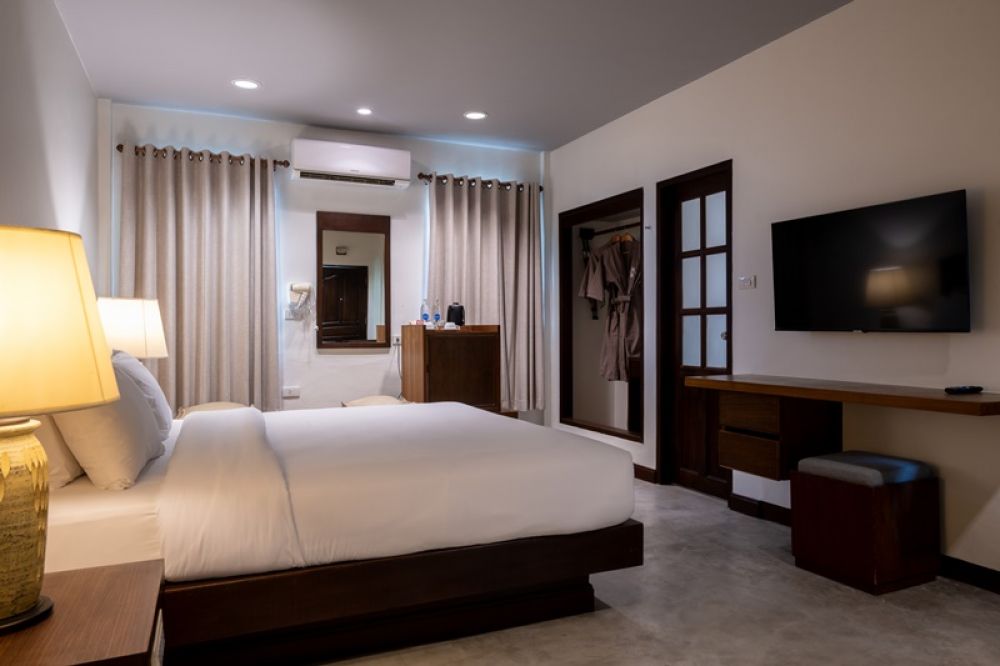 Poolside Villa, Rose Bay Resort 3*