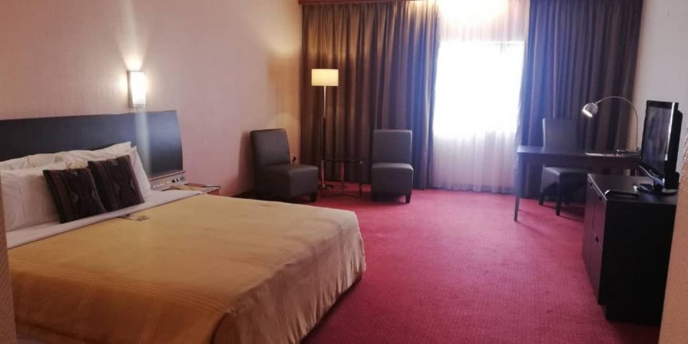 Premium Sgl/ Dbl, Hotel Grand Continental Kuching 3*