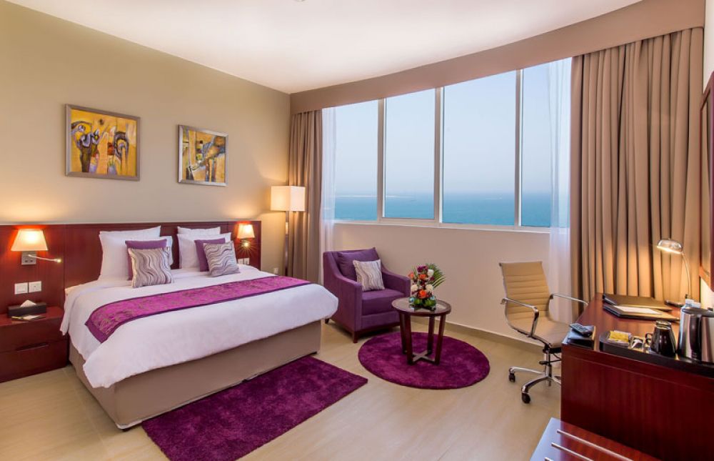 Classic Room Mountain View/Sea View, V Hotel Fujairah 4*