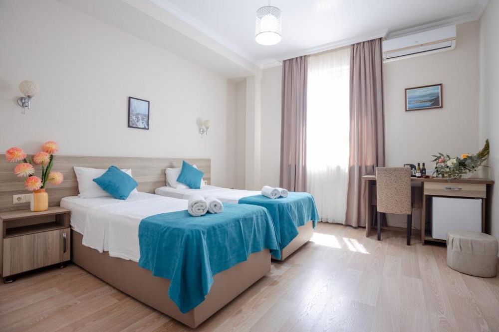 standard twin, Daisi-Sunset 3*