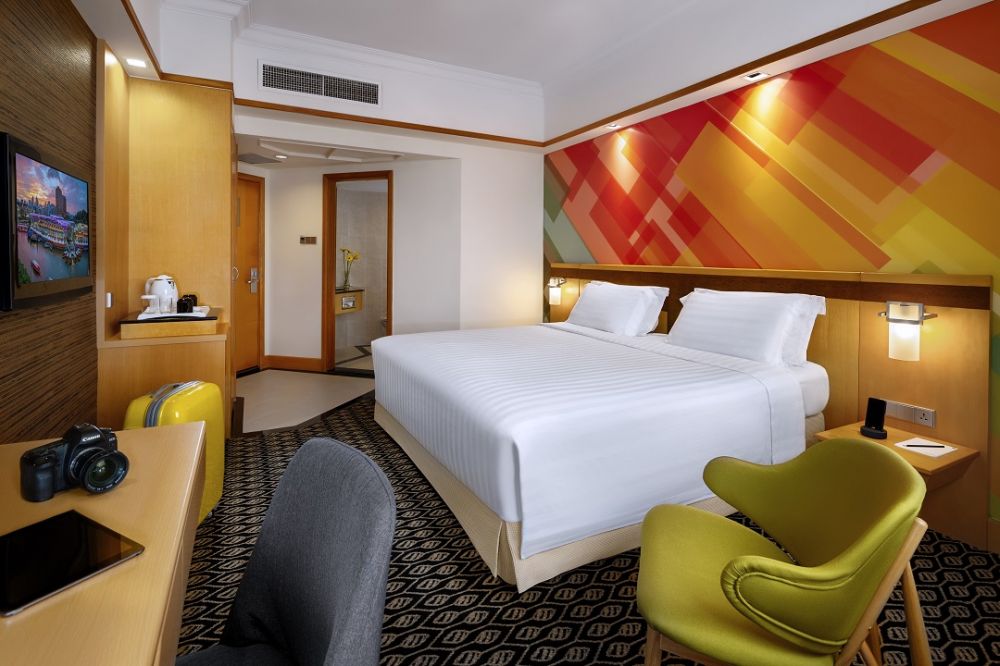 Deluxe Room, Furama City Centre 4*