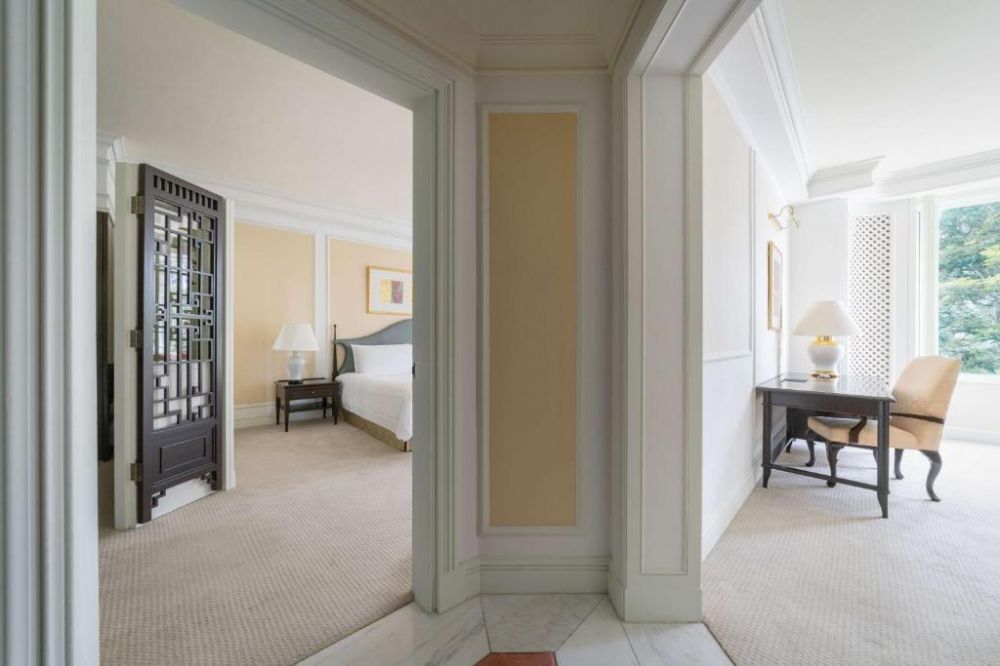 One Bedroom Suite (The Valley Wing), Shangri-La Hotel Singapore 5*