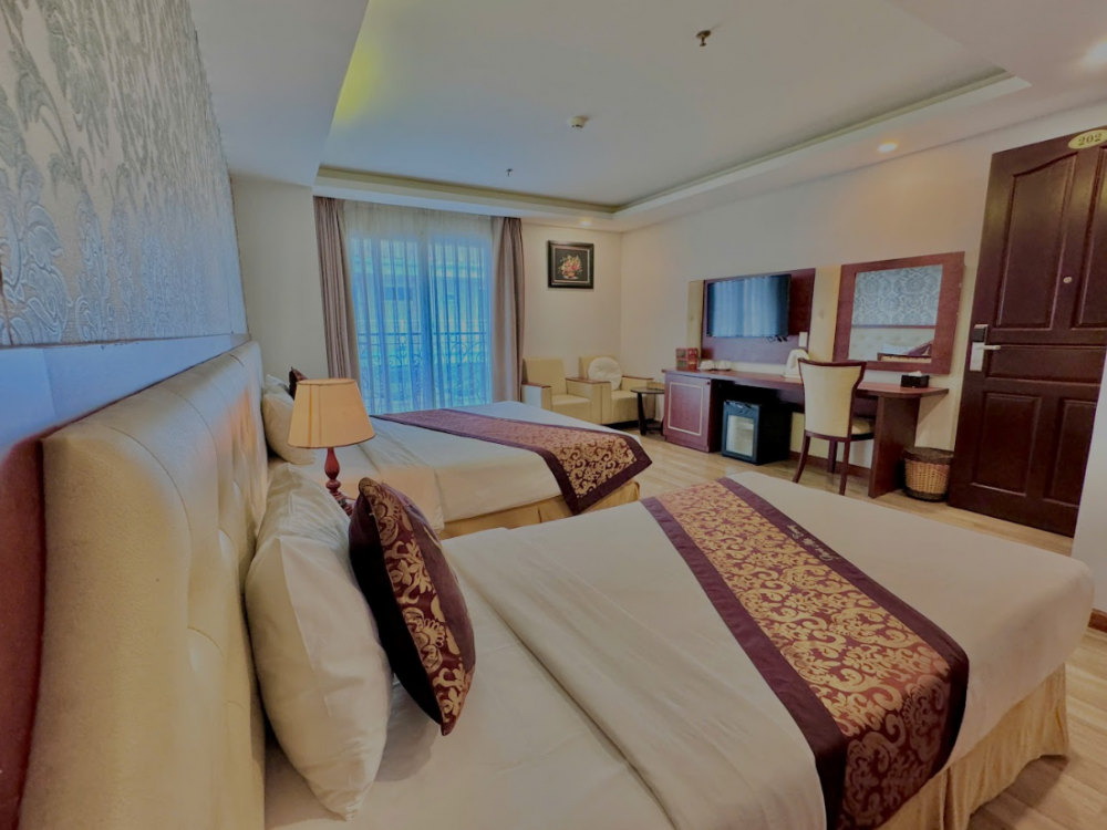 Executive Balcony CV/SV, Paris Nha Trang 3*