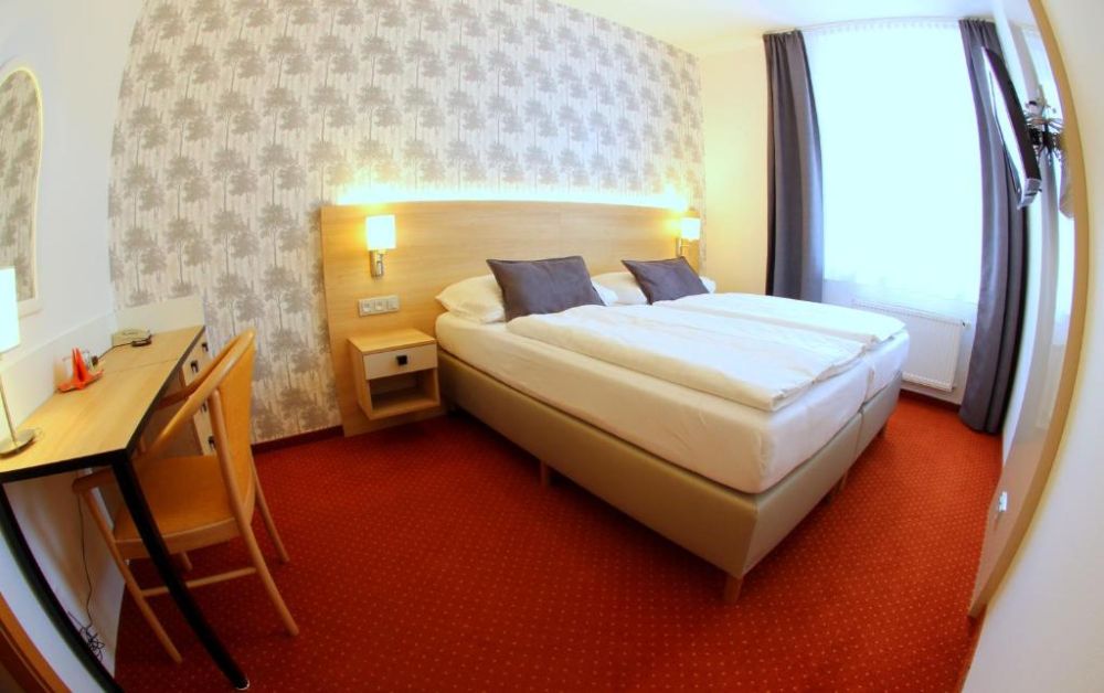 Double Room, Flora 3*