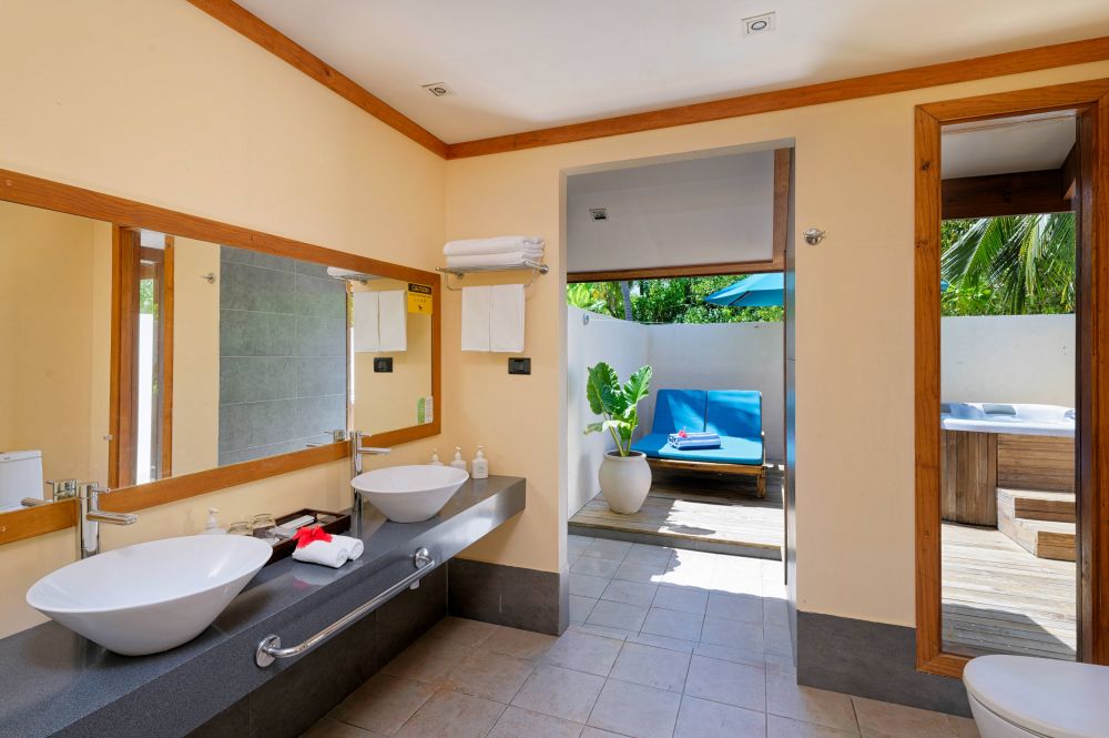 Premium Beach Villa with Whirlpool, Canareef Resort 4*