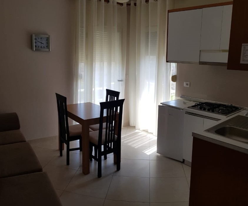 Apartments 1+1, Vila Mali i Robit 3*