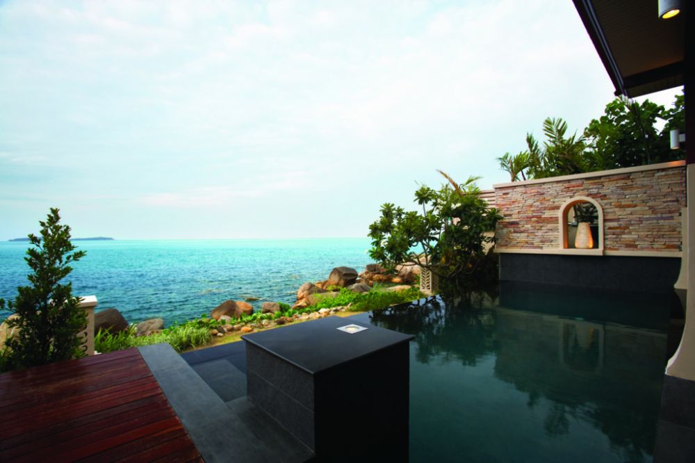 Sea Front Pool Villa, The Sarann 4*