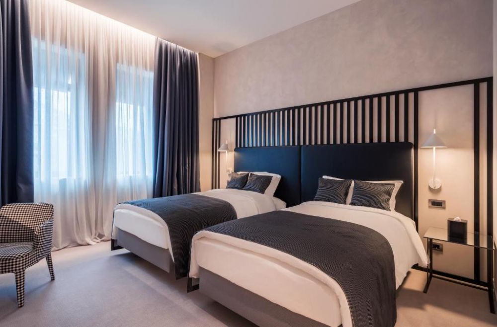 Superior Twin, Monograph At Freedom Square 5*