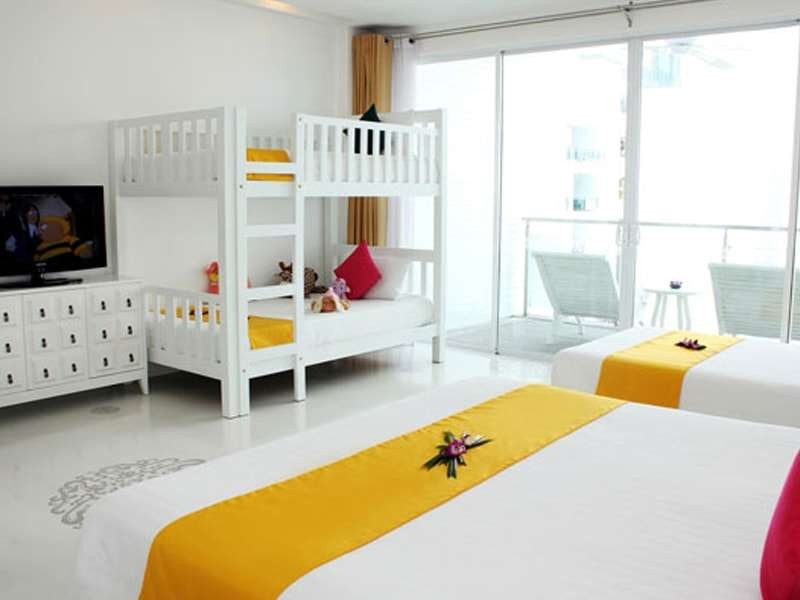 Serene Wing Deluxe Family, The Old Phuket Karon Beach 4*