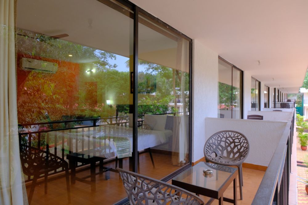 Super Deluxe Room, The Byke Royal Pearl (Pure Veg) 2*