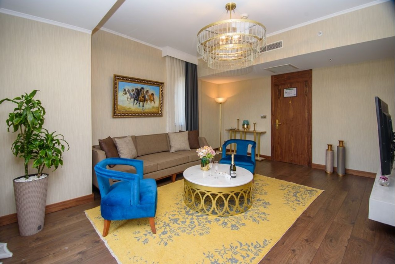 EXECUTIVE SUITE, Tiflis Palace 4*