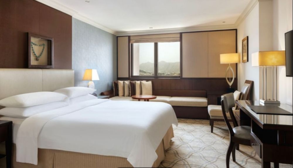 King/Twin High floor, Sheraton Oman 5*