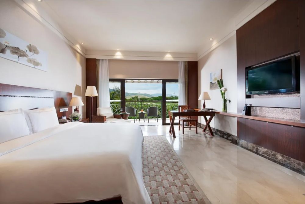 Golf Elegant Room, Grand Metropark Resort Sanya 5*