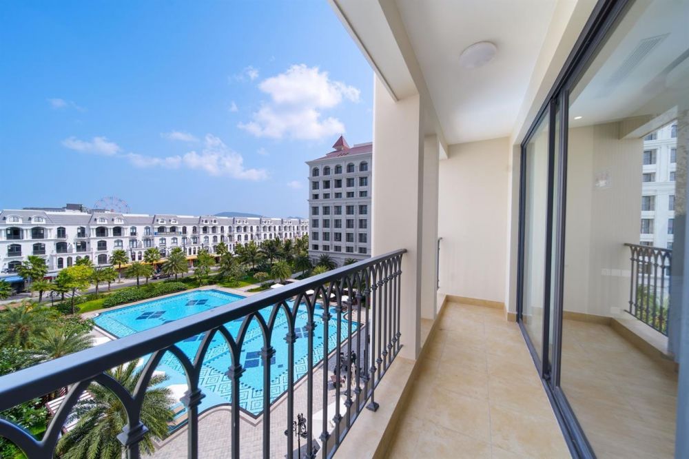 Family Connecting Superior Pool, Wyndham Garden Grandworld Phu Quoc 4+